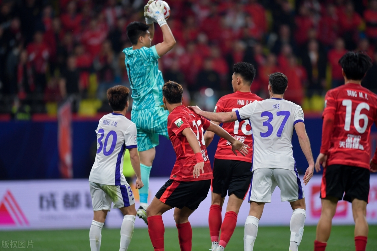 包含转折点！成都蓉城刷新队史纪录，国王杯冲刺阶段攻防权衡，底气十足，阵容厚度经受考验的词条