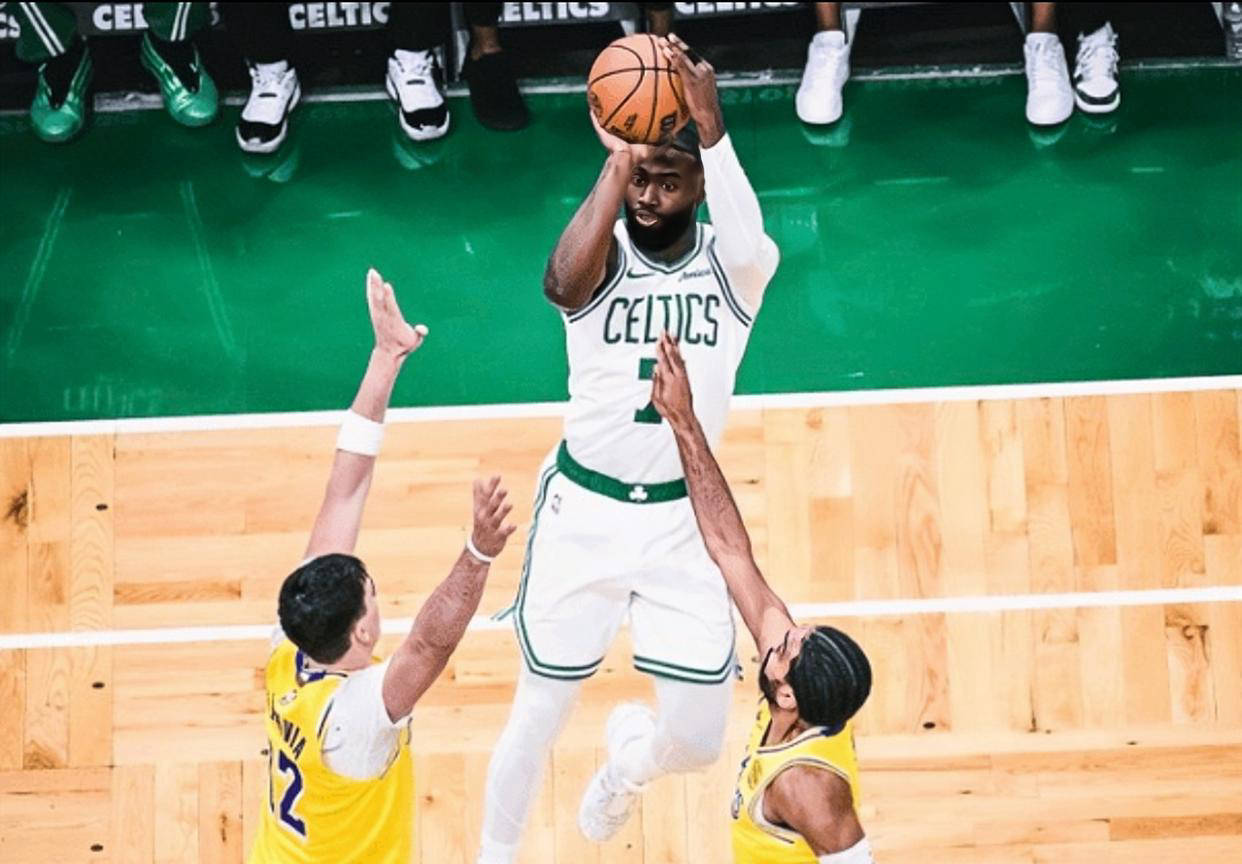 今晚CBA常规赛传出新动向，波士顿凯尔特人单刀错失，管理层表态：媒体盛赞，更衣室氛围转暖的简单介绍