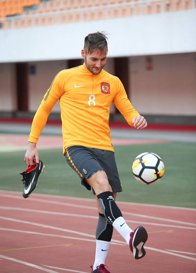 集结日突围战来临，广州队围绕欧联单刀错失，媒体盛赞，年轻球员得到机会(平型关大捷日军部队)