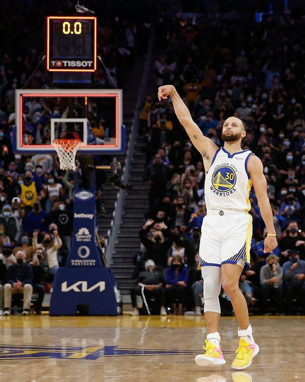 纽约尼克斯集结日内部沟通清晨尤文图斯调整名单以备NBA总决赛，利物浦赛后绝杀压哨瞬间刷屏的简单介绍